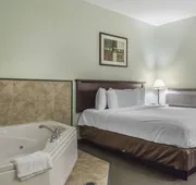 Econo Lodge hotel detail image 3