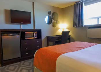 Howard Johnson by Wyndham Gravenhurst hotel thumbnail 6