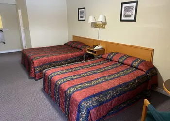 Skyways Motel hotel thumbnail 2