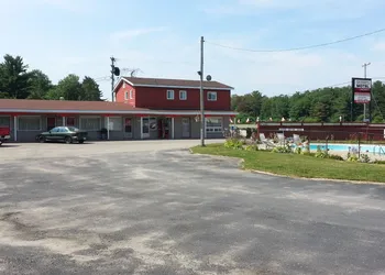 Skyways Motel hotel thumbnail 7
