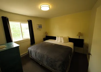 Creston Valley Motel hotel thumbnail 6