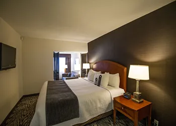 Cambridge Suites Hotel hotel thumbnail 4