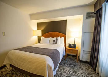 Cambridge Suites Hotel hotel thumbnail 6
