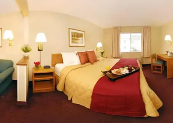 Quality Inn hotel thumbnail 6
