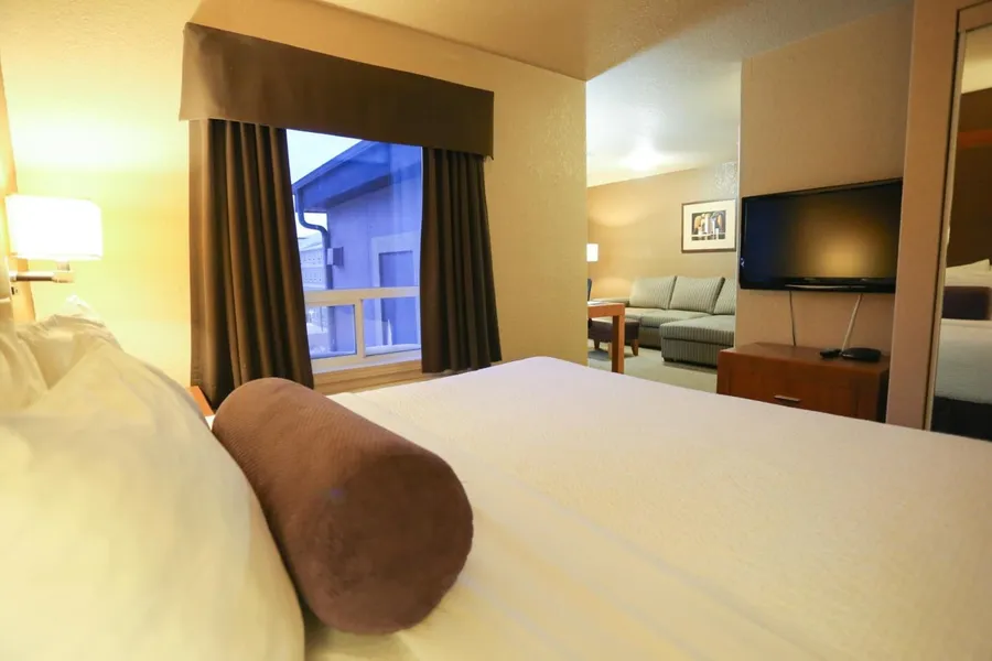 Prairie Crest Calgary Airport hotel detail image 2