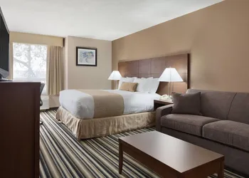 Days Inn by Wyndham Dalhousie hotel thumbnail 5