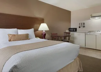 Days Inn by Wyndham Dalhousie hotel thumbnail 7