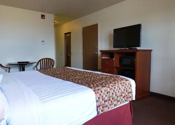 Super 8 by Wyndham Caraquet hotel thumbnail 4