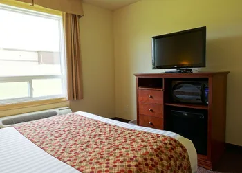 Super 8 by Wyndham Caraquet hotel thumbnail 7