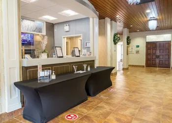 Quality Inn & Suites Downtown hotel thumbnail 2