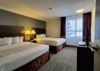 Super 8 by Wyndham Macleod Trail Calgary hotel thumbnail 7