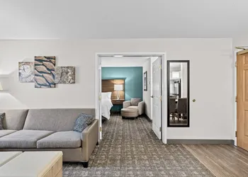 Staybridge Suites Calgary Airport by IHG hotel thumbnail 4