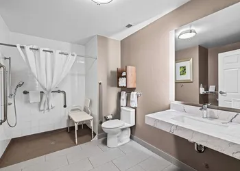 Staybridge Suites Calgary Airport by IHG hotel thumbnail 8