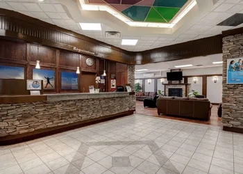 Days Inn by Wyndham Calgary South hotel thumbnail 2