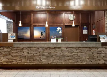 Days Inn by Wyndham Calgary South hotel thumbnail 4