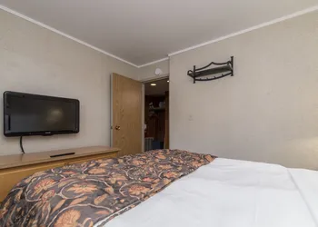 Douglas Fir Resort and Chalets hotel thumbnail 4