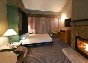 Douglas Fir Resort and Chalets hotel thumbnail 6