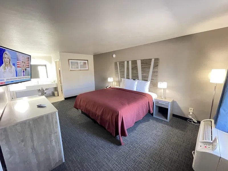 Excellent Inn & Suites hotel detail image 2