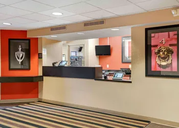 Extended Stay America Select Suites Detroit Farmington Hills hotel thumbnail 2