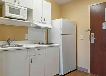 Extended Stay America Select Suites Detroit Farmington Hills hotel thumbnail 4