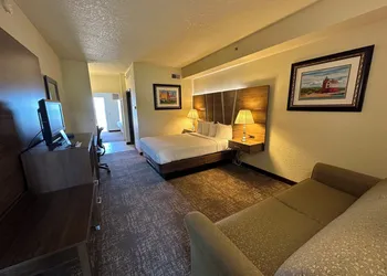 Mackinaw Beach & Bay Inn & Suites hotel thumbnail 6