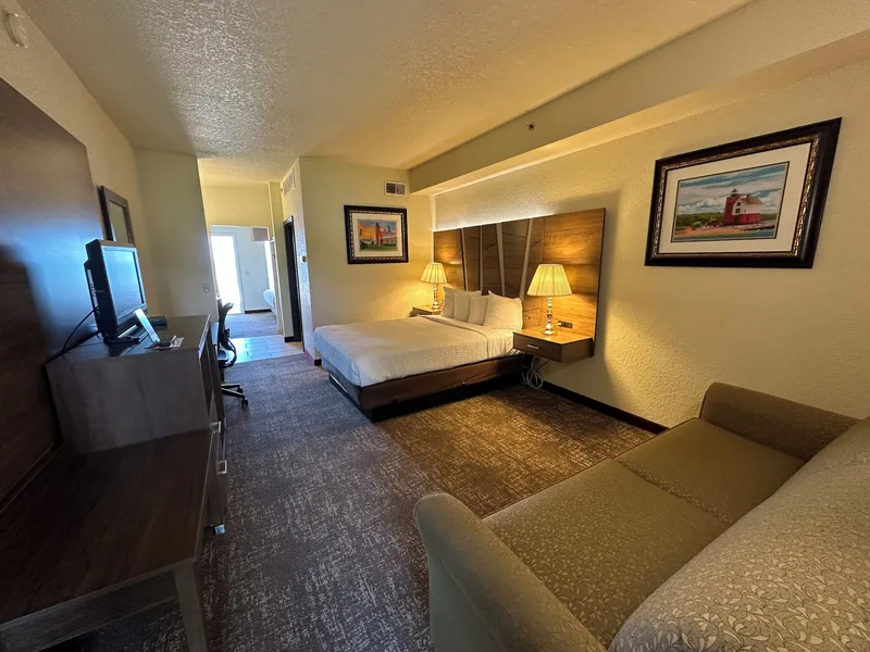 Mackinaw Beach & Bay Inn & Suites hotel detail image 6