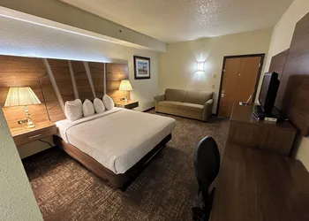 Mackinaw Beach & Bay Inn & Suites hotel thumbnail 7