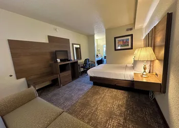 Mackinaw Beach & Bay Inn & Suites hotel thumbnail 8