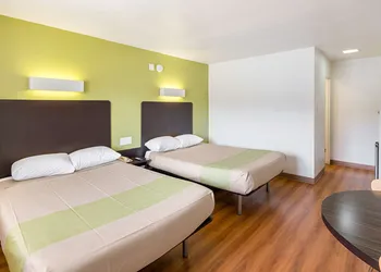 Motel 6 El Paso, TX - Airport - Fort Bliss hotel thumbnail 8