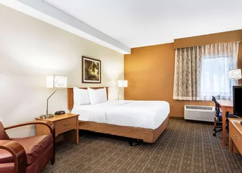 Baymont by Wyndham Orlando South hotel thumbnail 2