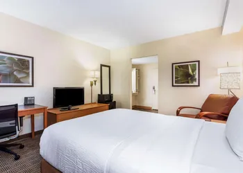 Baymont by Wyndham Orlando South hotel thumbnail 3