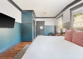 The Davis Downtown San Diego hotel thumbnail 3