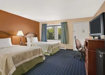 Days Inn by Wyndham Middletown hotel thumbnail 4