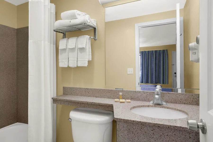 Days Inn by Wyndham Middletown hotel detail image 6