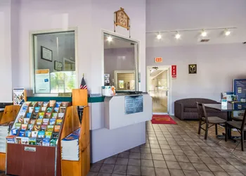 Econo Lodge Little Creek hotel thumbnail 2
