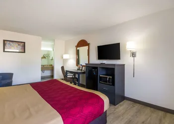 Econo Lodge Little Creek hotel thumbnail 4