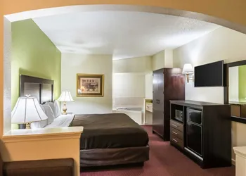 Suburban Studios Florence I-95 hotel thumbnail 7