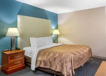 Quality Inn & Suites Apex - Holly Springs hotel thumbnail 8