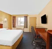 Super 8 by Wyndham Milford/New Haven hotel detail image 5