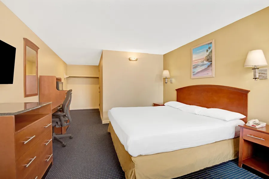 Super 8 by Wyndham Milford/New Haven hotel detail image 6
