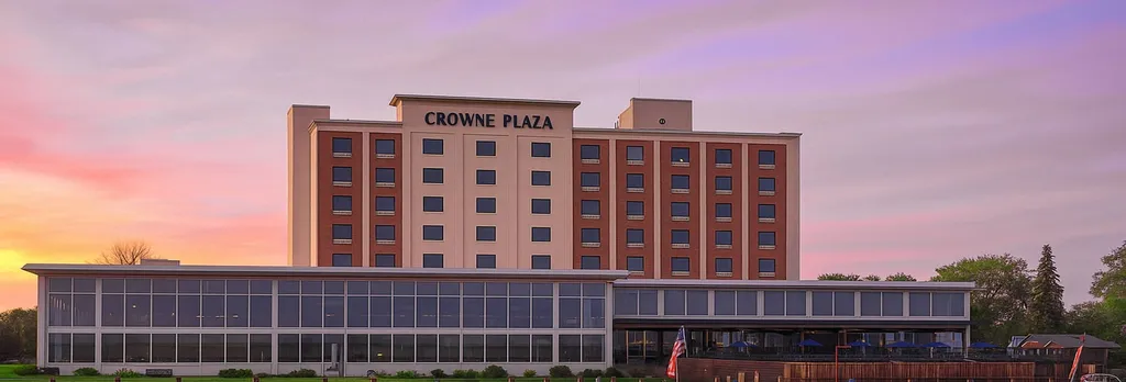 Hotel photo 1 of 116