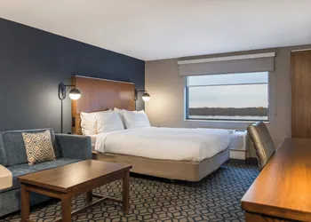 Crowne Plaza Niagara Falls NY Riverside by IHG hotel thumbnail 8