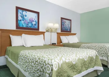 Days Inn by Wyndham St Cloud hotel thumbnail 4