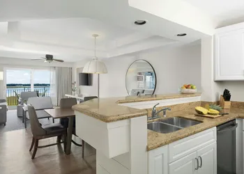 Marriott's Harbour Point and Sunset Pointe at Shelter Cove hotel thumbnail 6