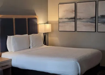 Courtesy Inn Downtown Eugene hotel thumbnail 8