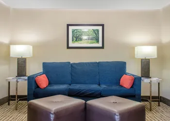 Comfort Inn & Suites Covington - Mandeville hotel thumbnail 4