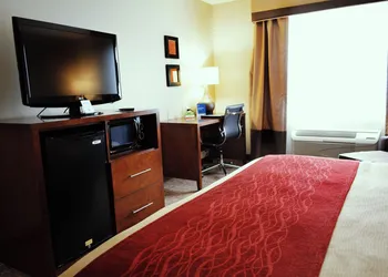 Comfort Inn & Suites Covington - Mandeville hotel thumbnail 5