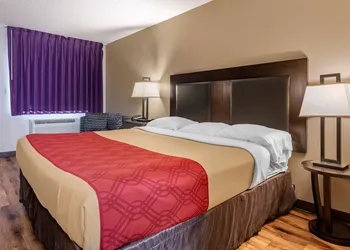 Econo Lodge Sebring hotel thumbnail 8