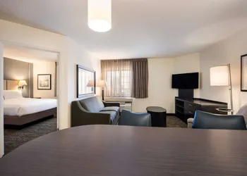 Sonesta Simply Suites Irvine Spectrum hotel thumbnail 3