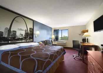 Super 8 by Wyndham Cuba hotel thumbnail 8